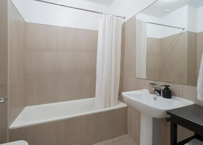 Princesa Dona Amelia By An Island דירה *